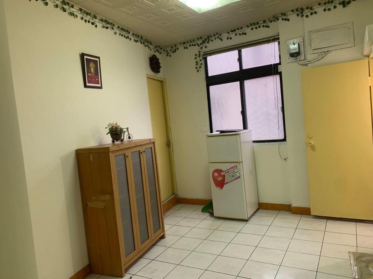 淡水老街歡樂便利民宿 Даньшуй Екстер'єр фото